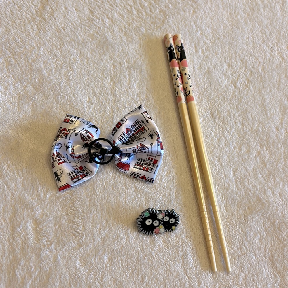 Hot Topic Studio Ghibli Kiki’s Delivery hair bow & sticks, Soot Sprite pin